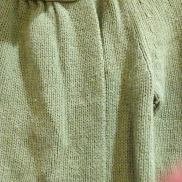 Old Navy Medium Green Sweater. - Picture 4 of 8